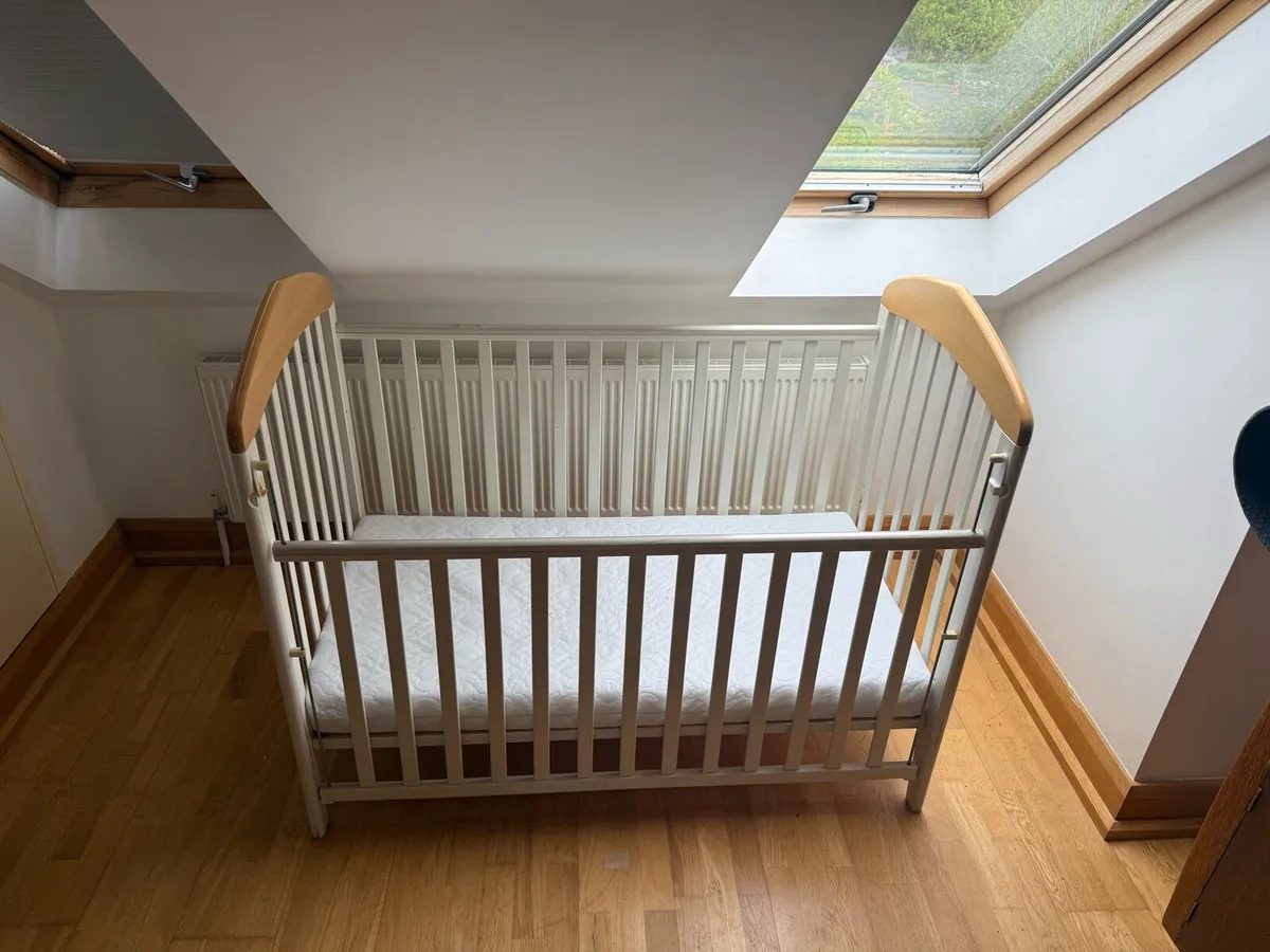 Cot bed - Image 3