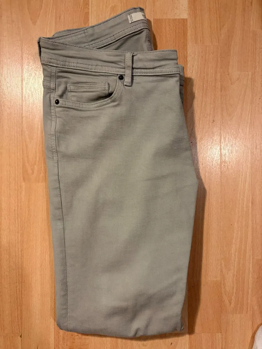 Light Grey Jeans from Mango Size 44 - Image 2