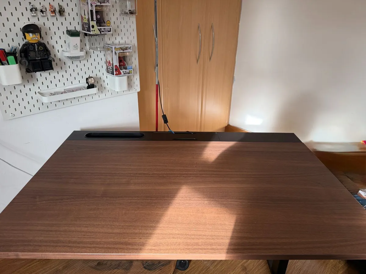 Height-Adjustable Walnut & Black Office Desk – 140 - Image 2