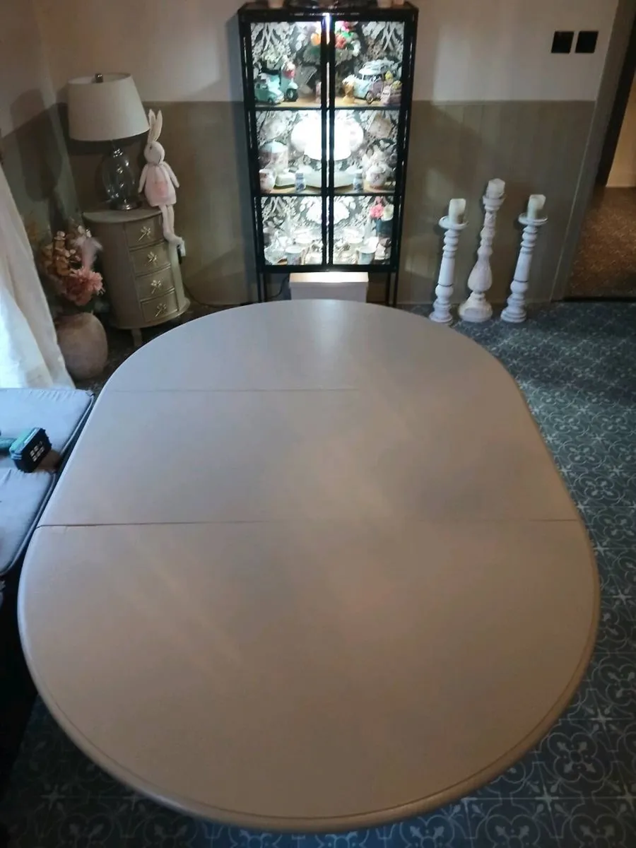 Kitchen Table - Image 1