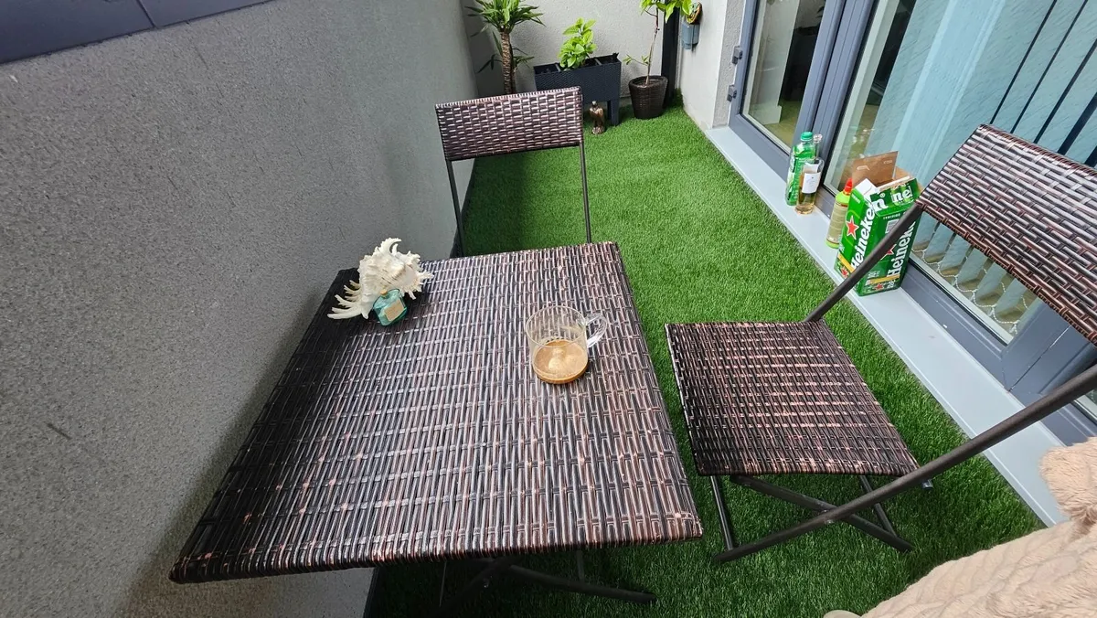 Garden furniture - Image 1