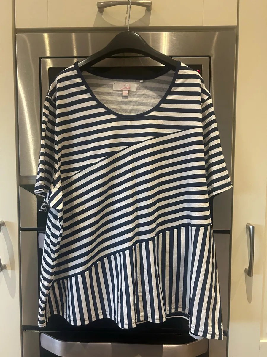 Large selection of curve/plus size ladies clothing - Image 2