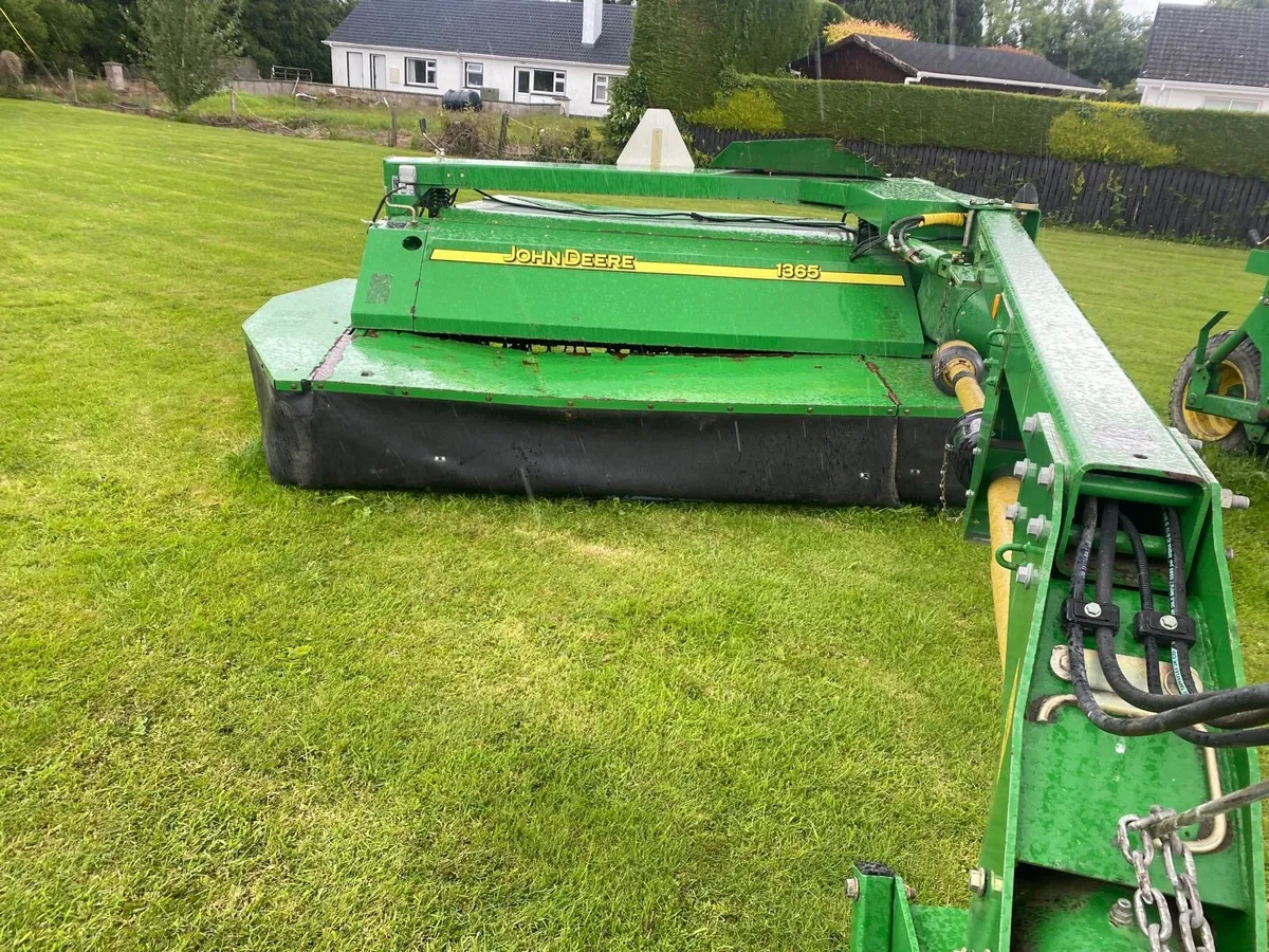 John Deere 1365 Mower - Image 2