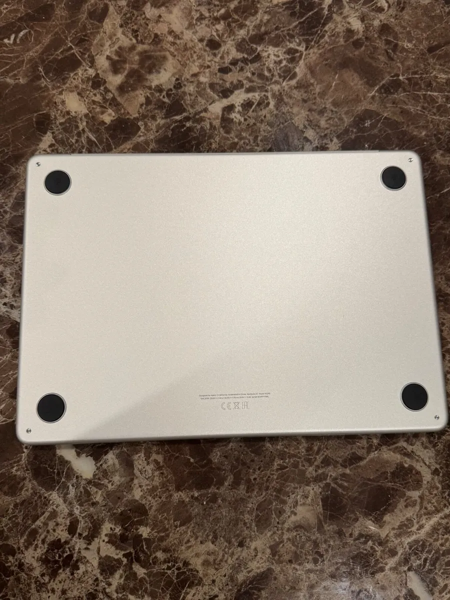 Apple MacBook Air 13” M4 16GB RAM 2025 - Image 4