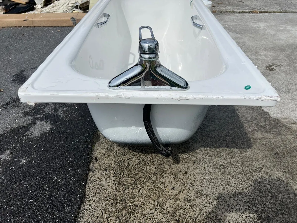 Cast iron bath - Image 2