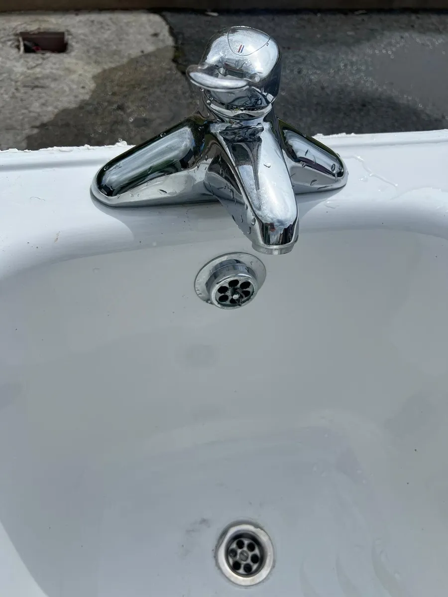 Cast iron bath - Image 3