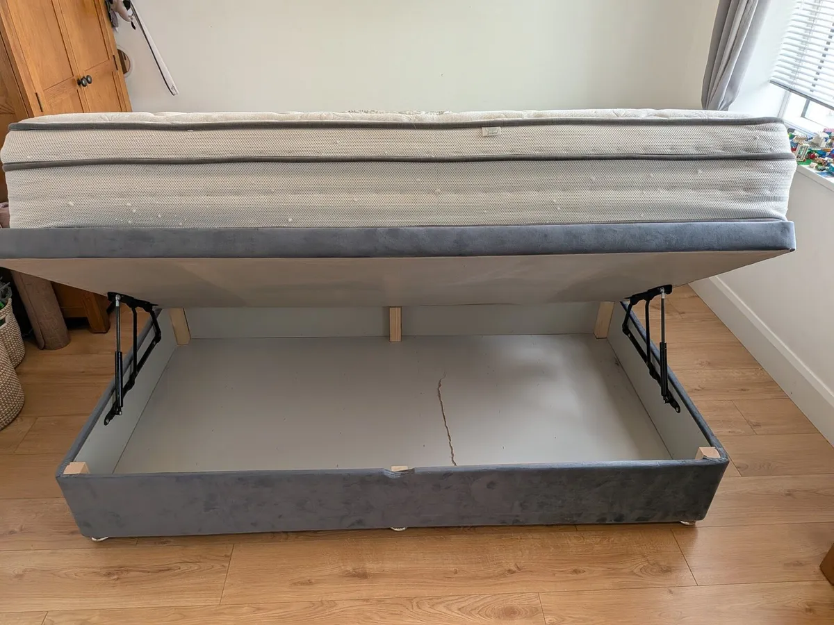 Double bed Frame + Mattress Harvey Norman - Image 3