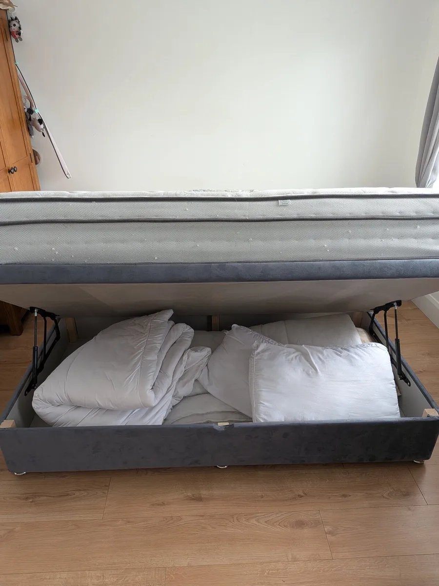 Double bed Frame + Mattress Harvey Norman - Image 4