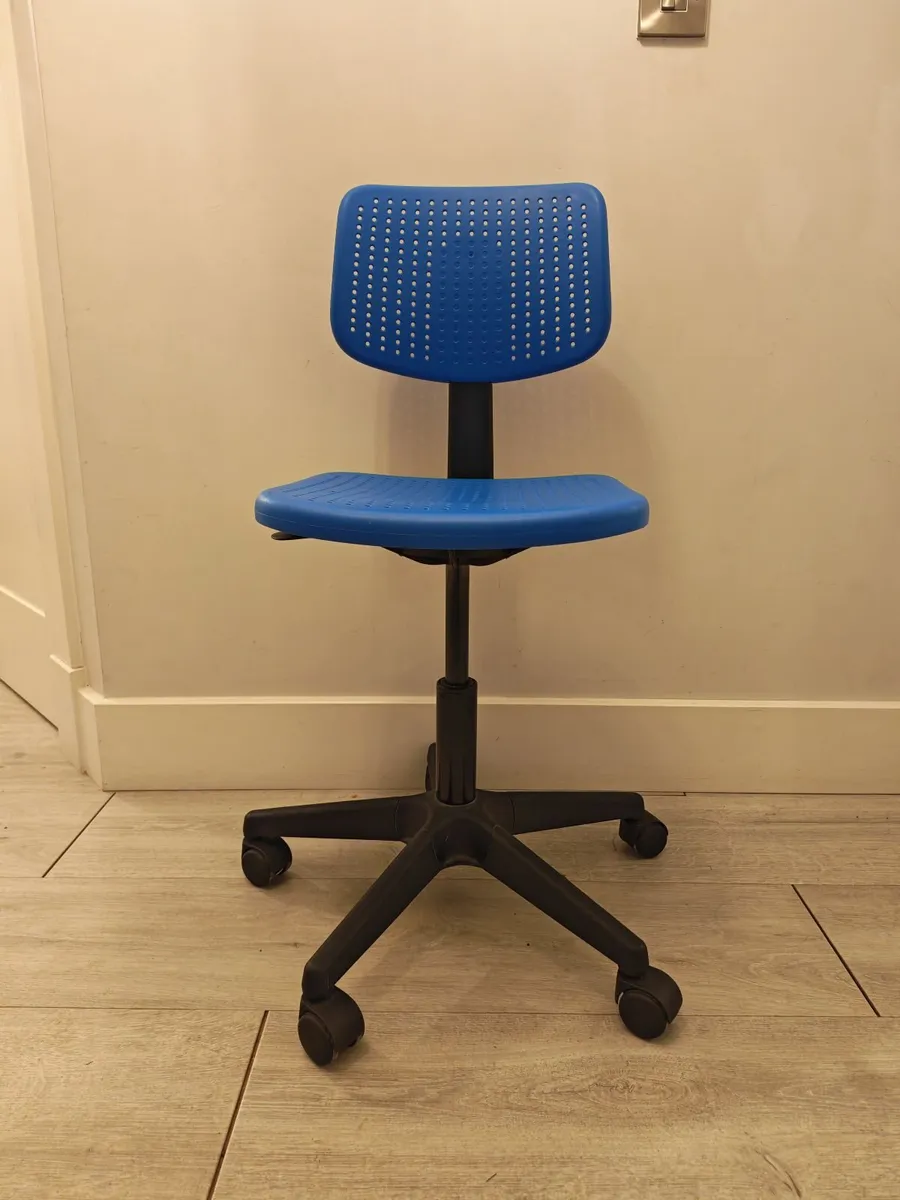 Office Chair - Image 1