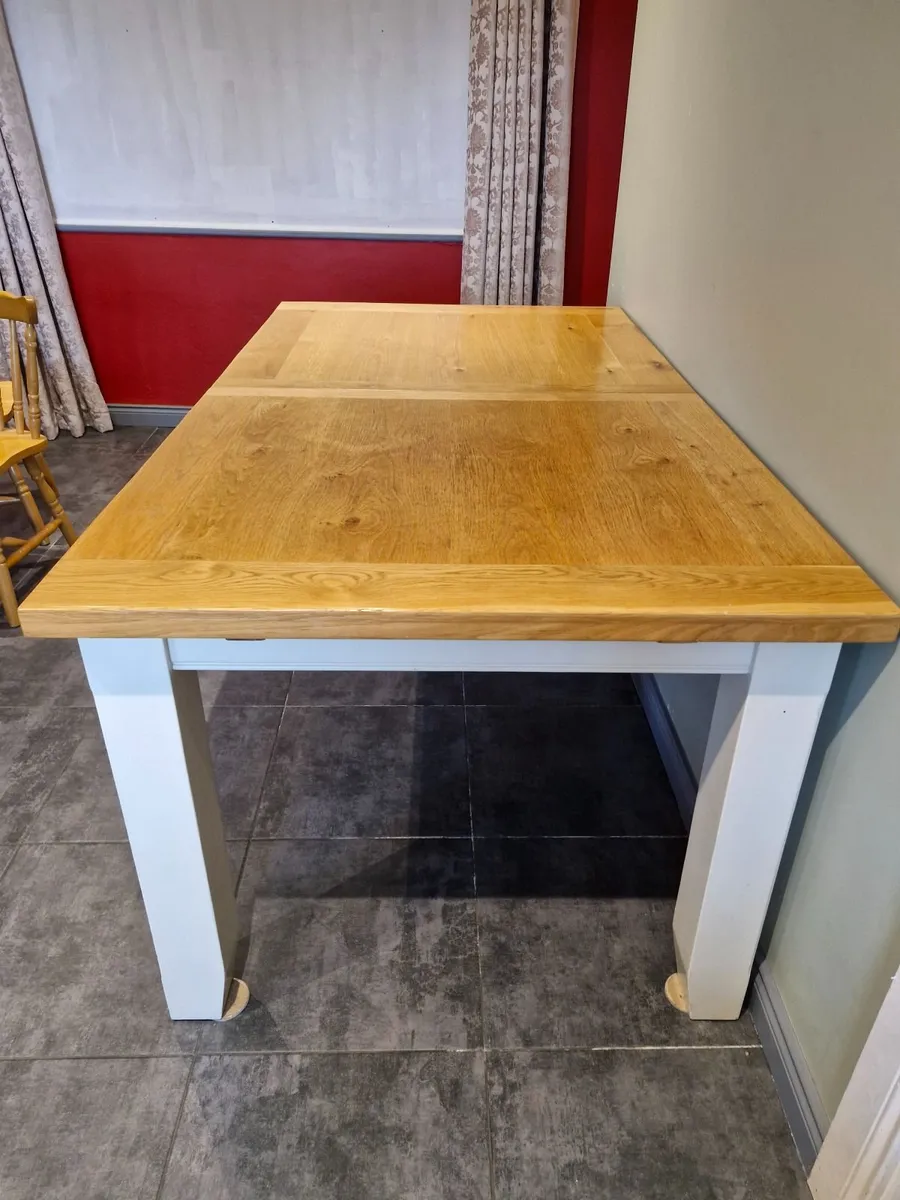 Large extendible table - Image 3