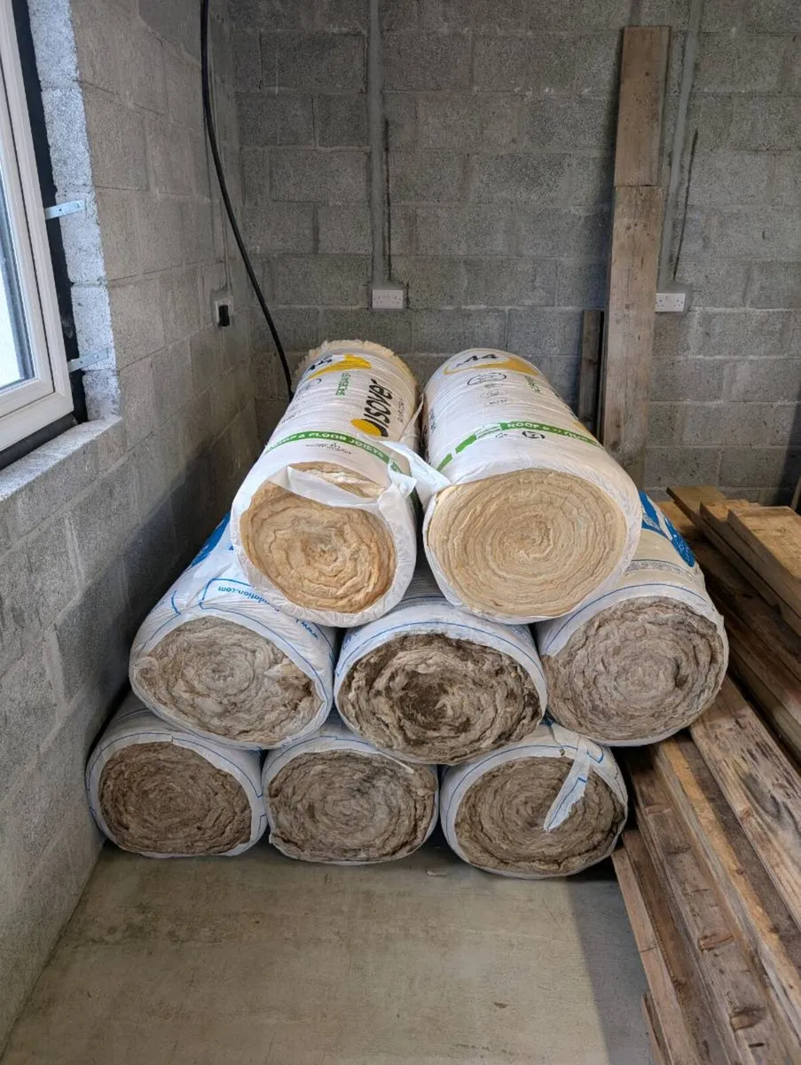 Loft roll insulation earthwool - 8 rolls