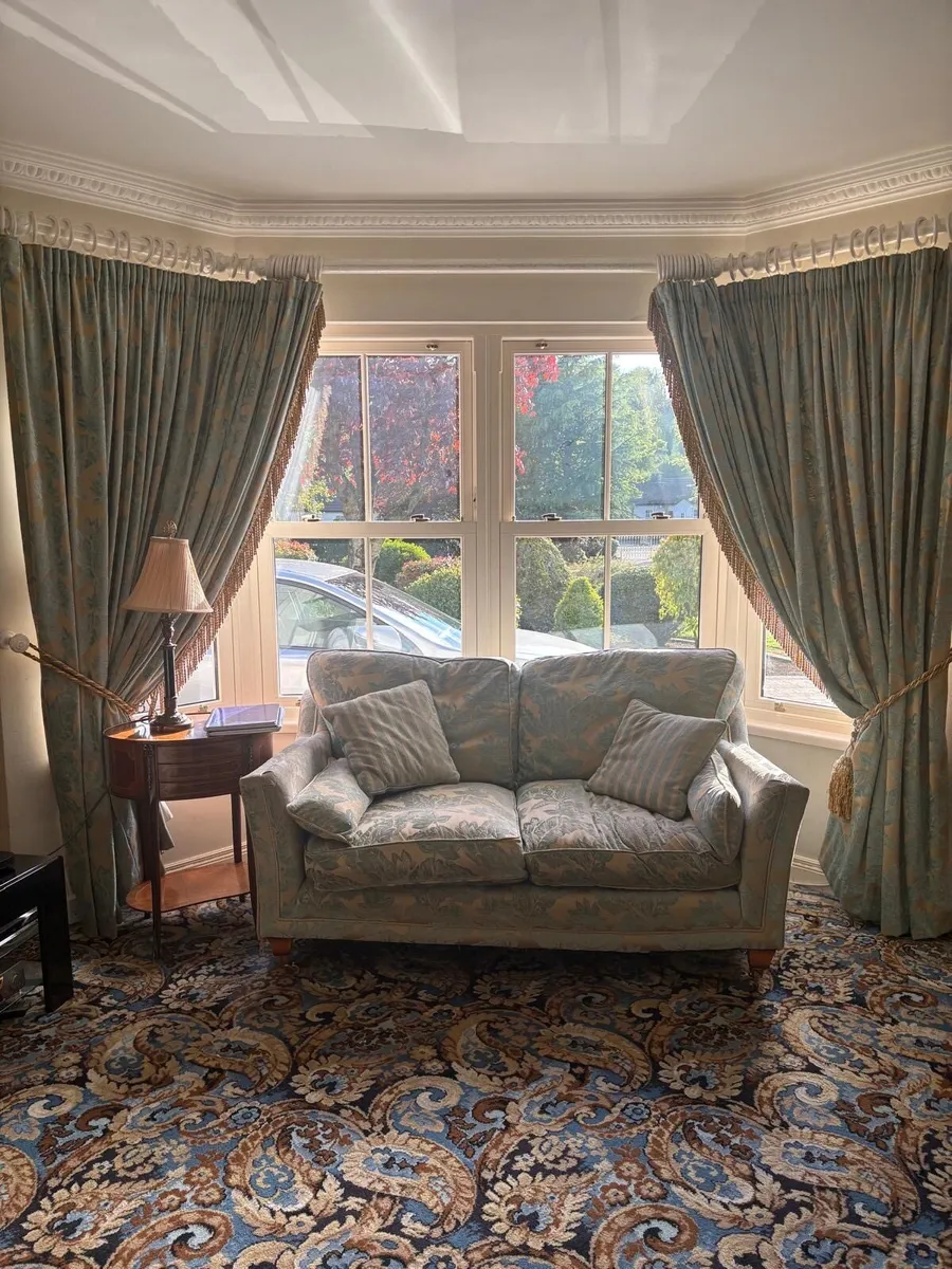 3 seater, 2 seater, 1 seater and matching curtains - Image 3