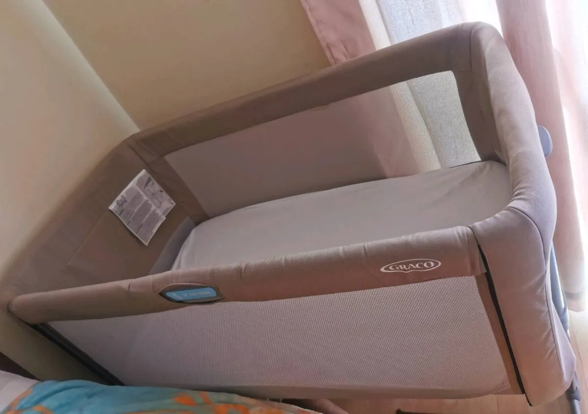 Baby cot - Image 1