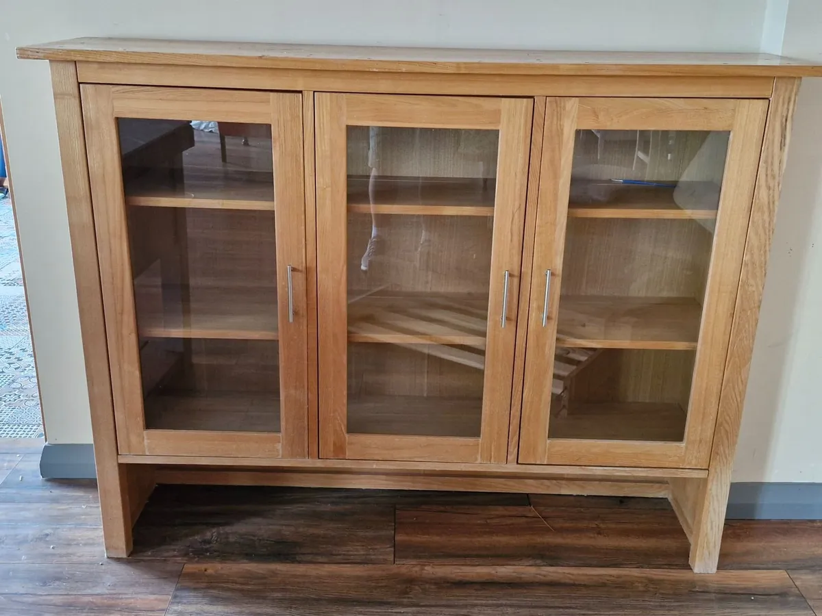 Glass cabinet