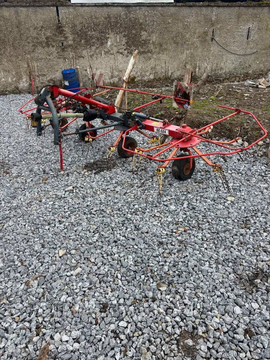 4 rotor tedder - Image 1