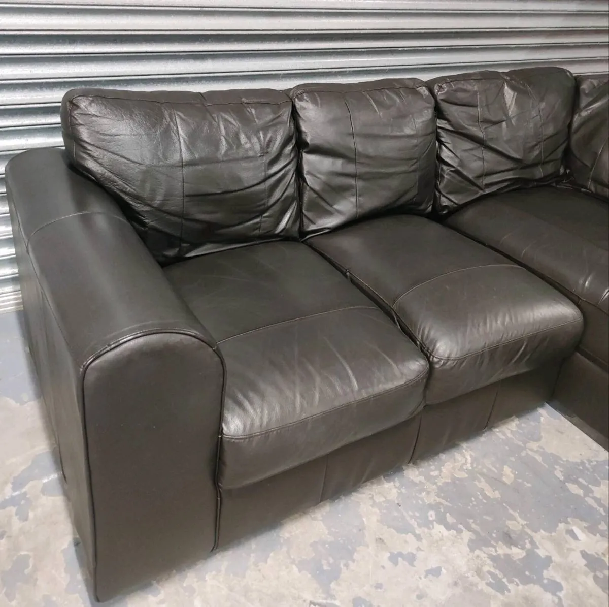 Dark brown Corner sofa couch 4/5 seater - Image 4