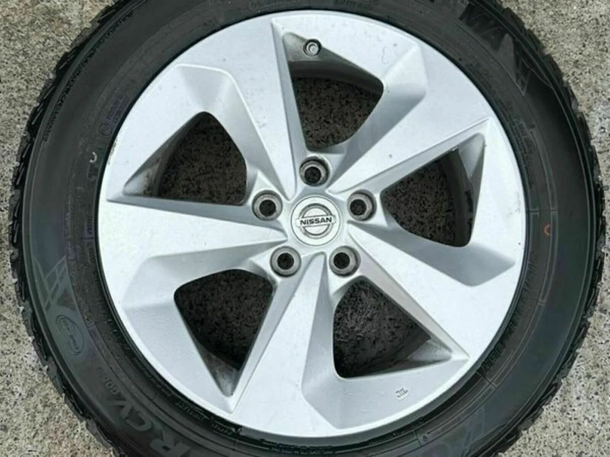 4 x Nissan Centre Caps - FREE POST - Image 4