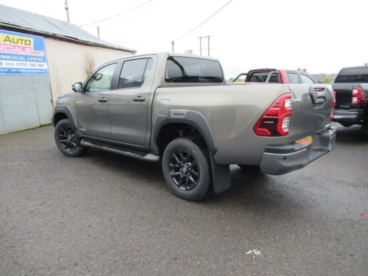 2.8 D-4D-h Invincible X Pickup 4dr Diesel Hybrid A - Image 2
