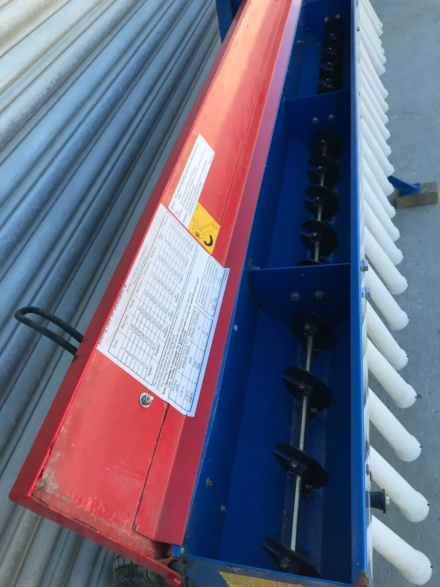 Fiona Grassbag SI grass seed seeder 3 metre - Image 4