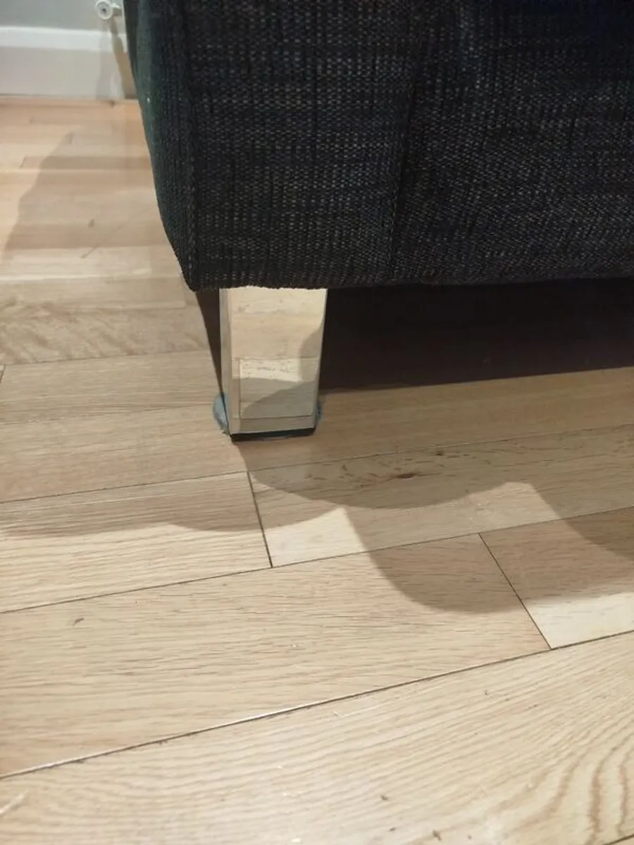Arnotts Couch - Image 2