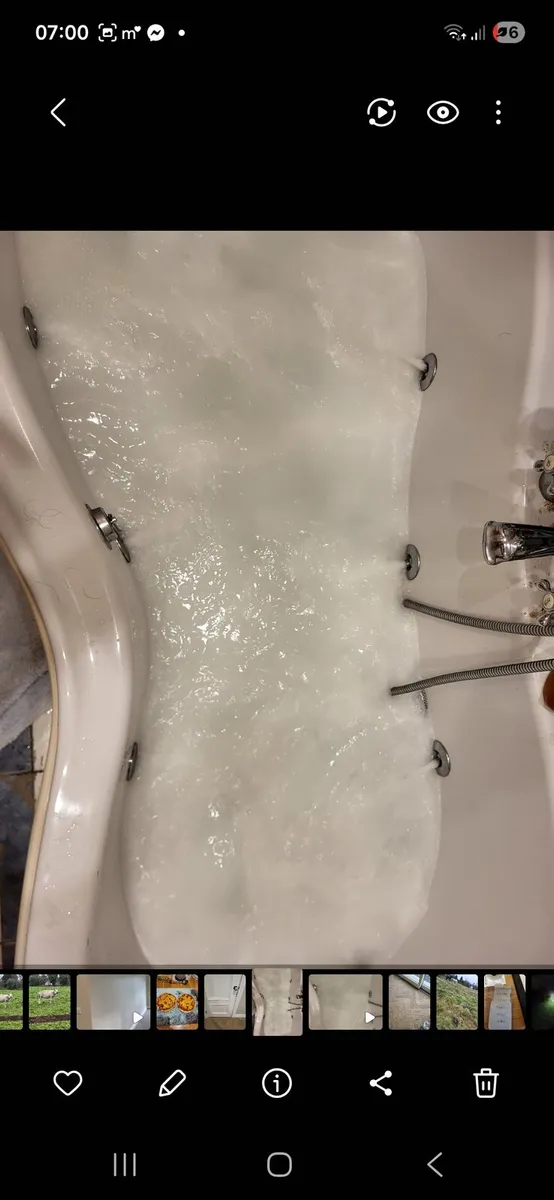 Jacuzzi bath - Image 2