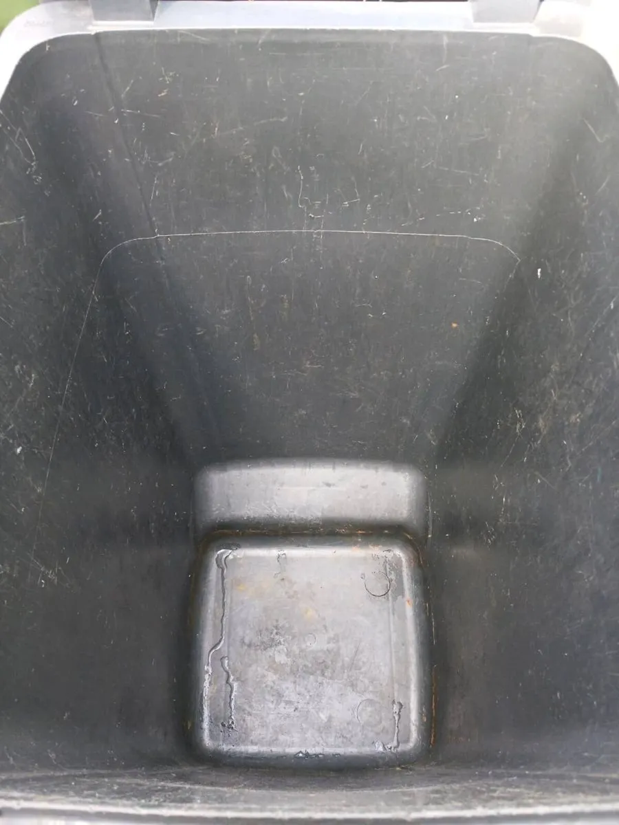 Wheelie bin - Image 3