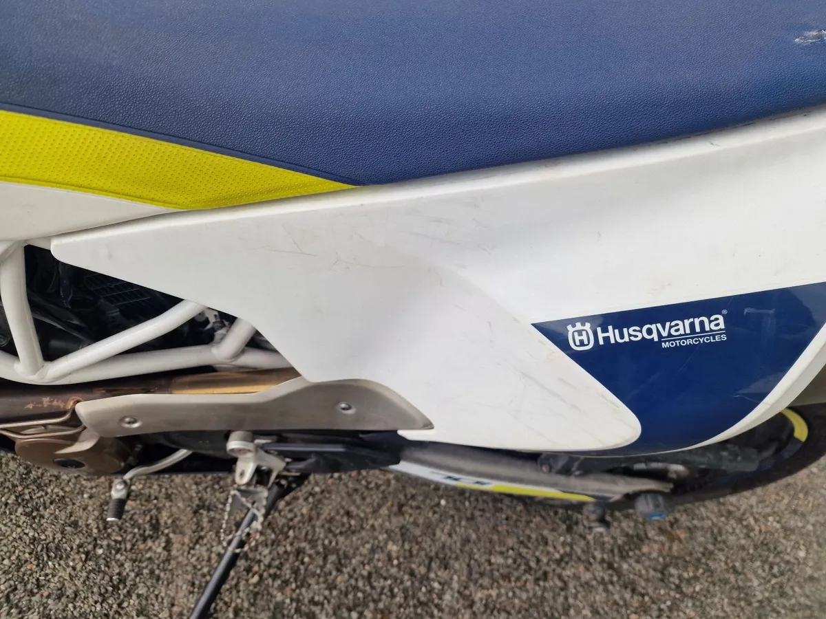 HUSQVARNA  701 - Supermoto - 2018 - Image 3