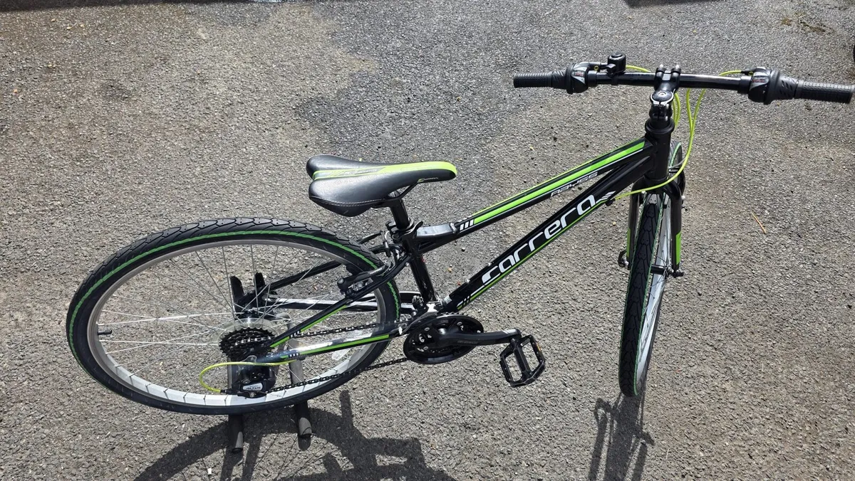 Carrera 26” Bike  Like New - Image 4
