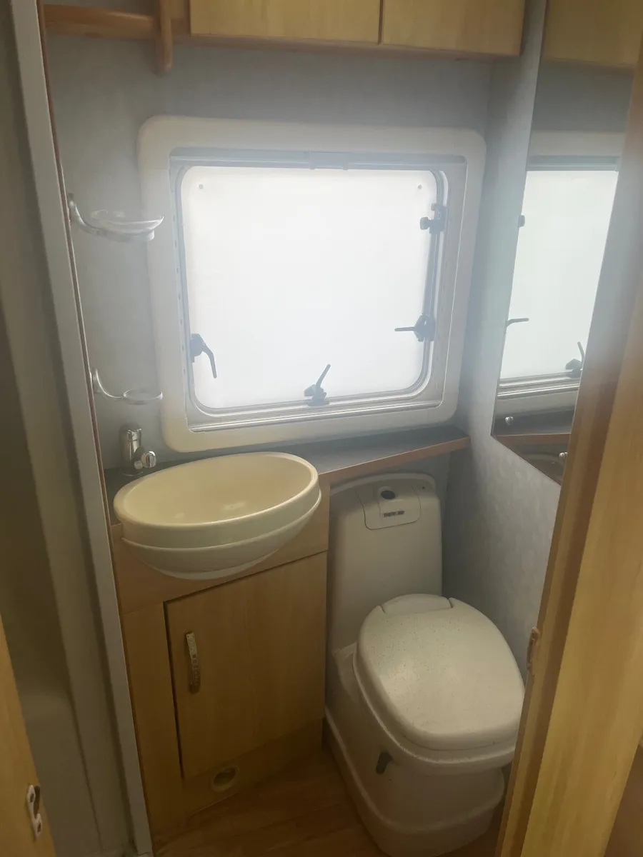 Caravan - Image 3