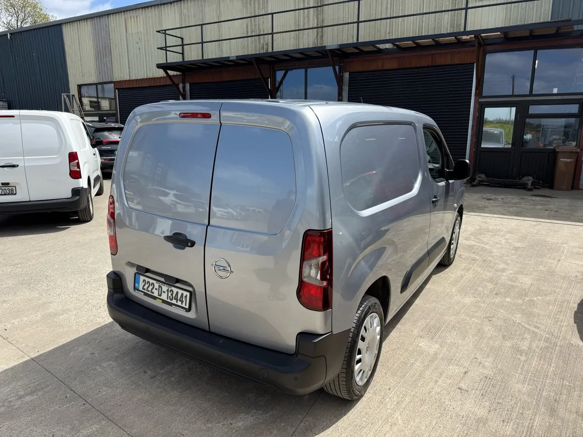 2022 Opel combo - Image 4