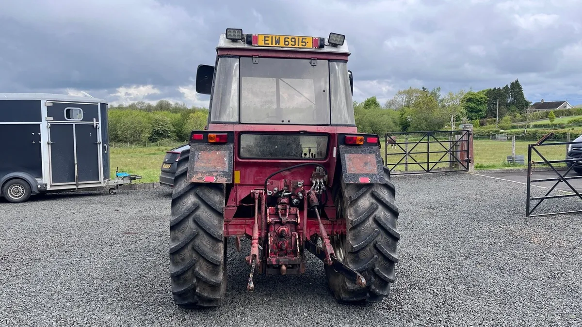 International 885XL - Image 3