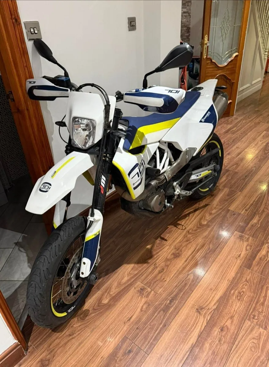 HUSQVARNA  701 - Supermoto - 2018 - Image 1