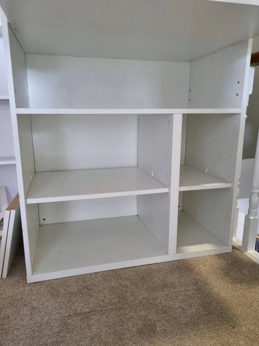 Baby changing table - Image 1