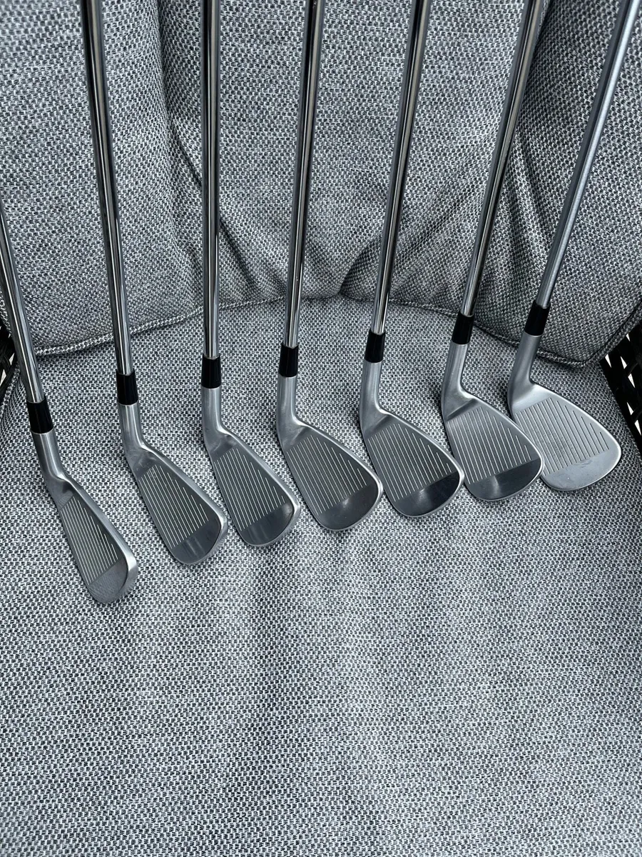 Taylormade P790 irons left hand - Image 3