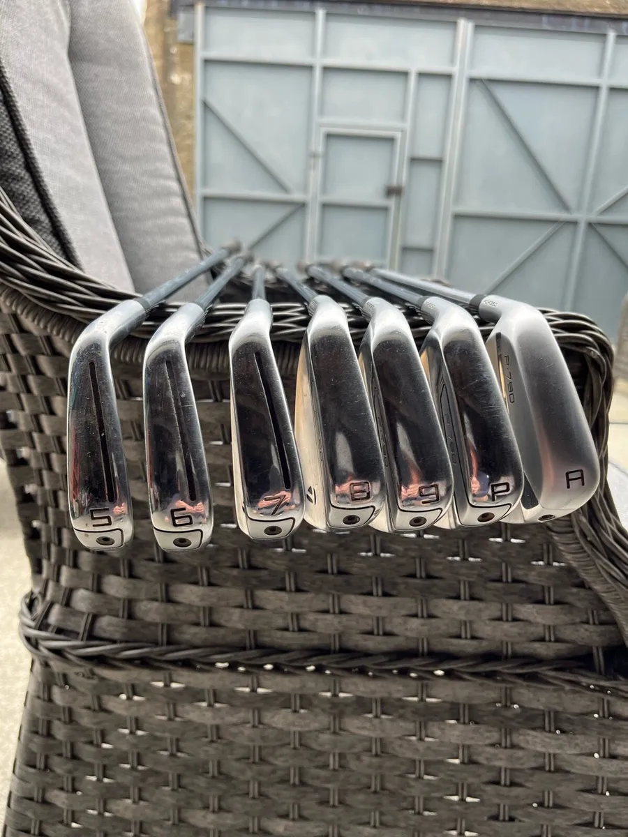 Taylormade P790 irons left hand - Image 1