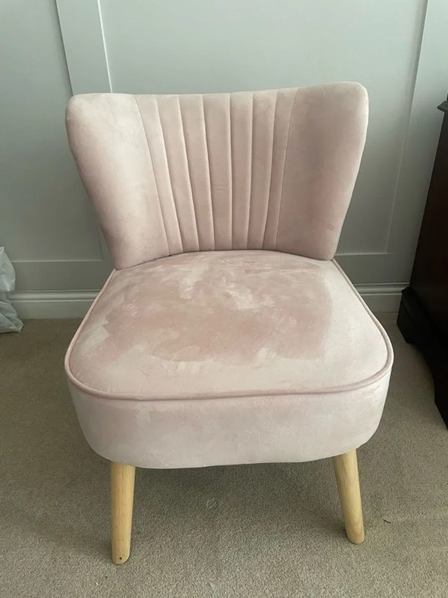 Bedroom chair - Pink - Image 1