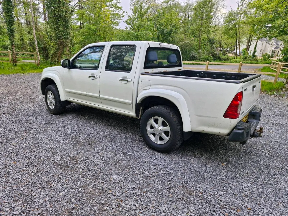 Isuzu rodeo 2.5 2009 - Image 2