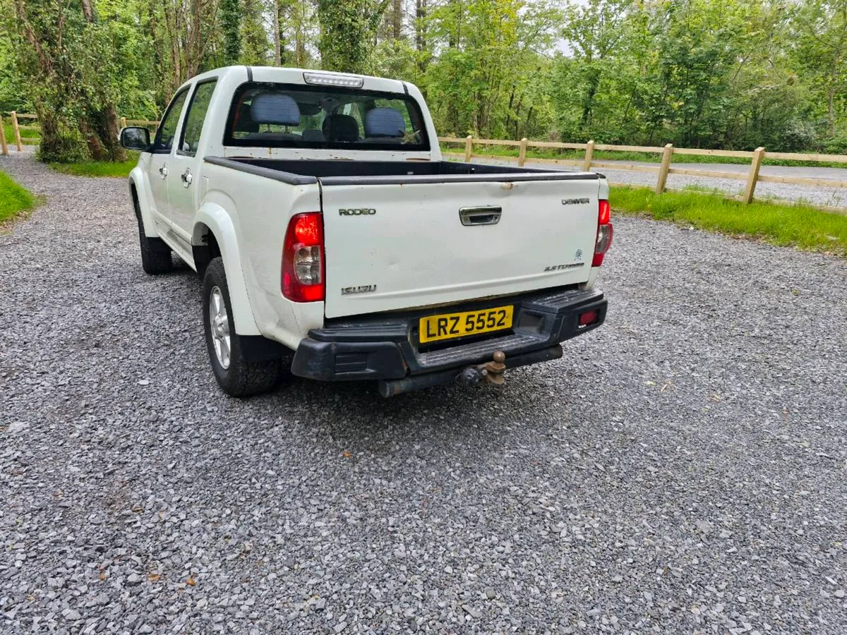 Isuzu rodeo 2.5 2009 - Image 3