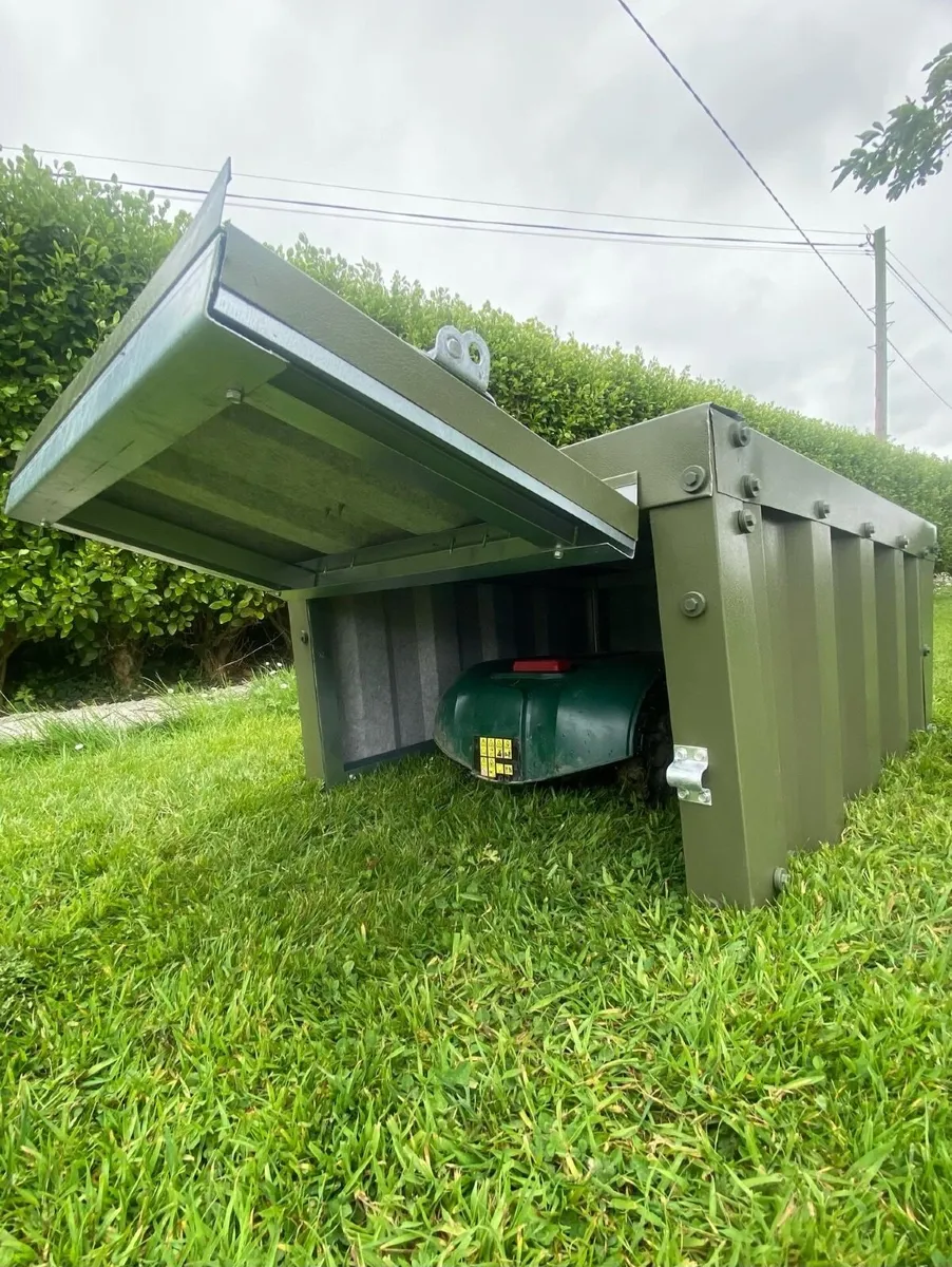 Robot mower garage - Image 1