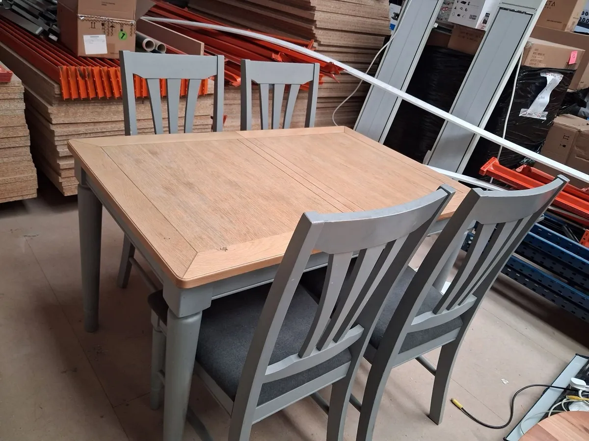 dining table and 4 chairs - Image 1