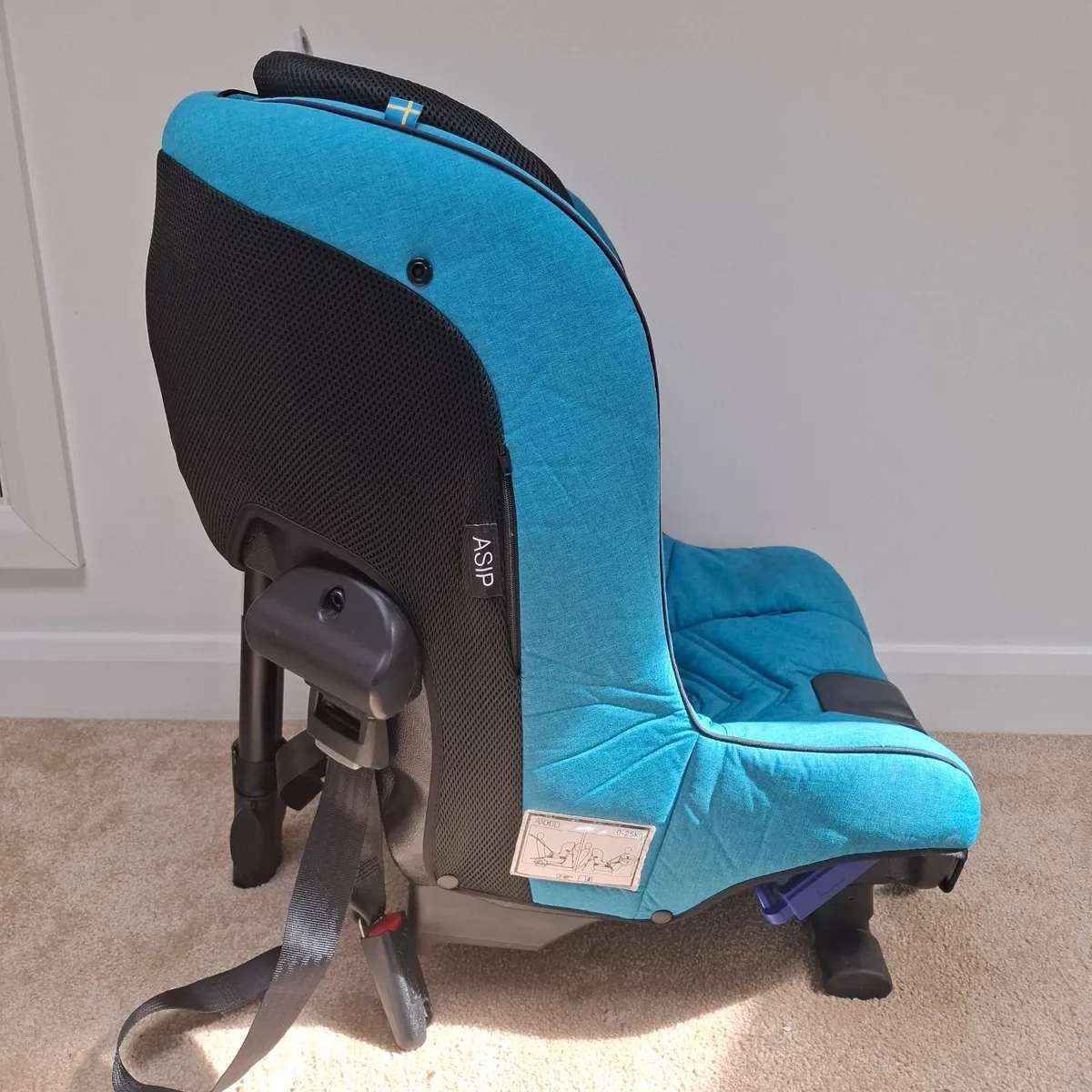 Axkid Minikid Rear Facing Car Seat - Image 4