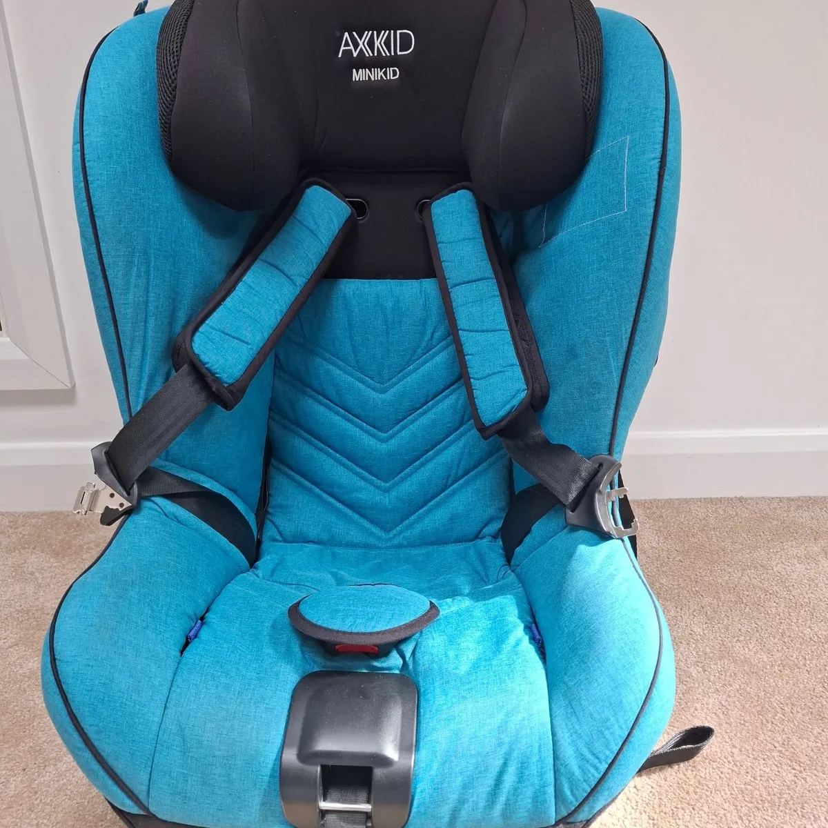 Axkid Minikid Rear Facing Car Seat - Image 3