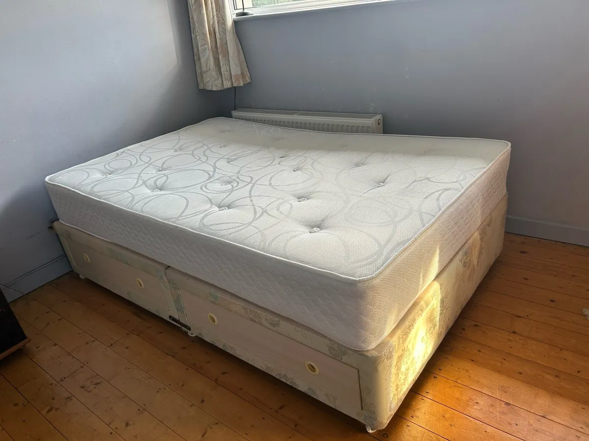Small double bed with storage - Image 2