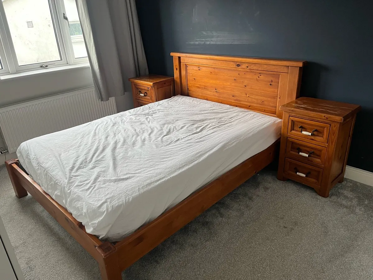 Bedroom furniture - 3 peice - Image 2