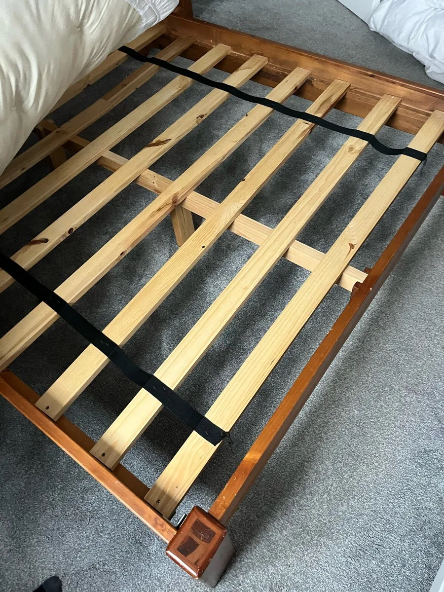 Bedroom furniture - 3 peice - Image 4