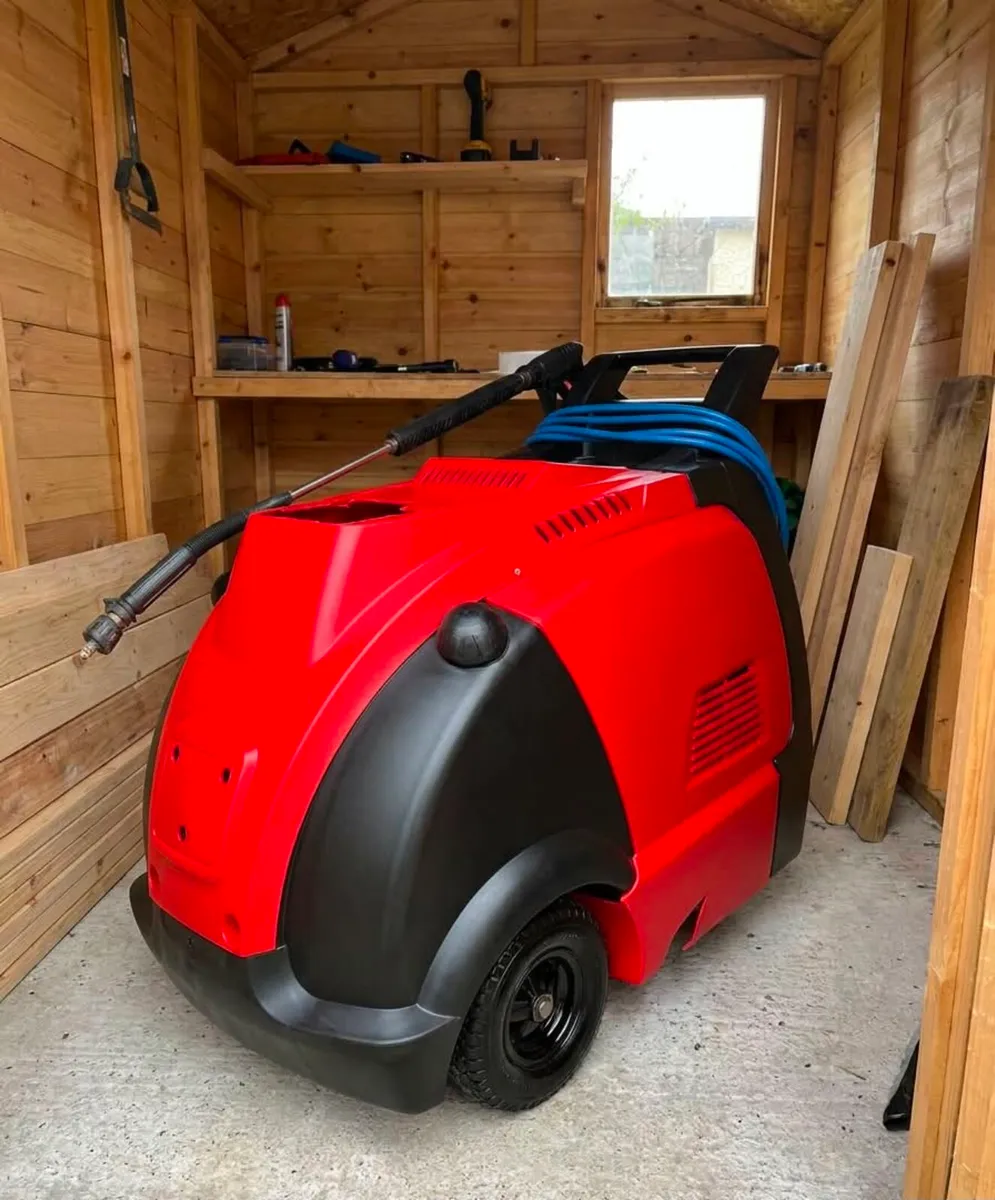 Hot and cold pressure washer - Image 1