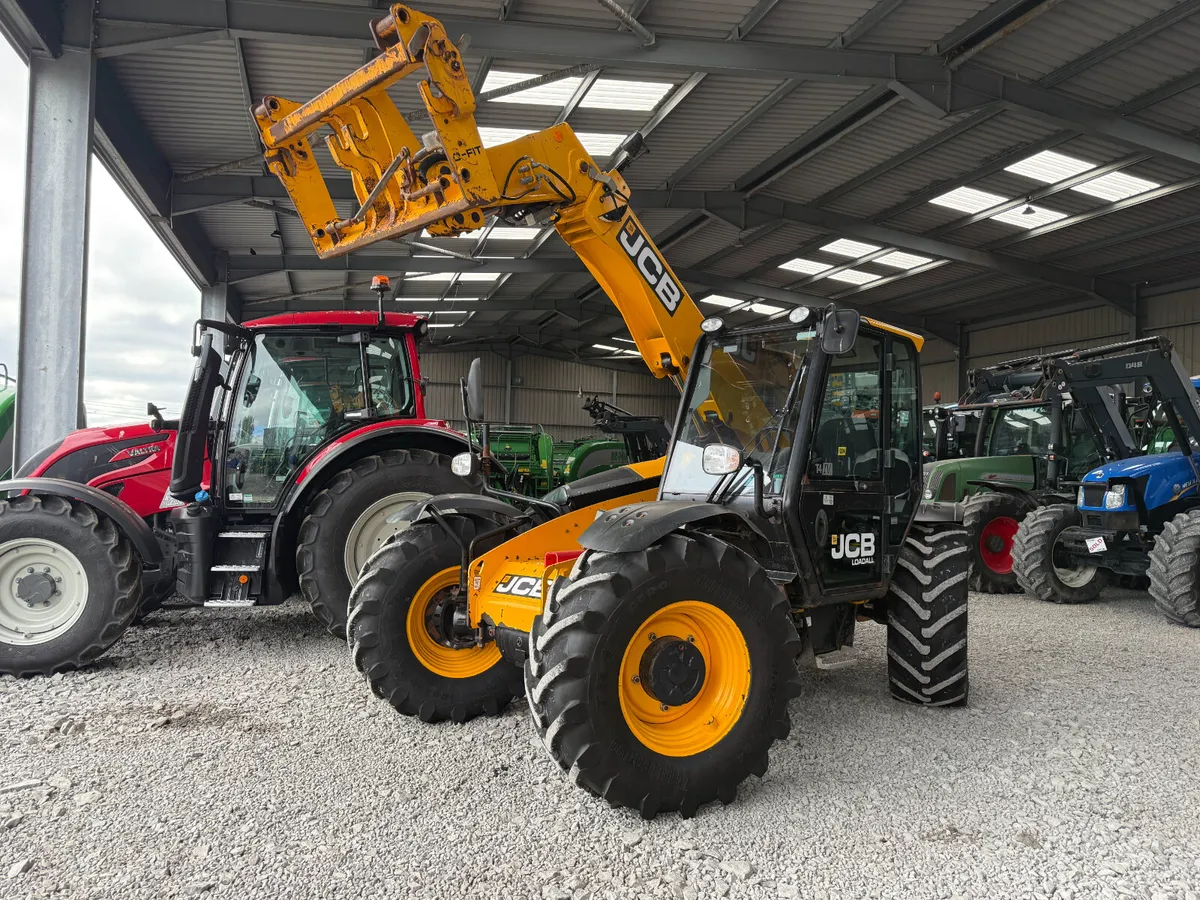 2017 JCB 526-56 TELEHANDLER - Image 1