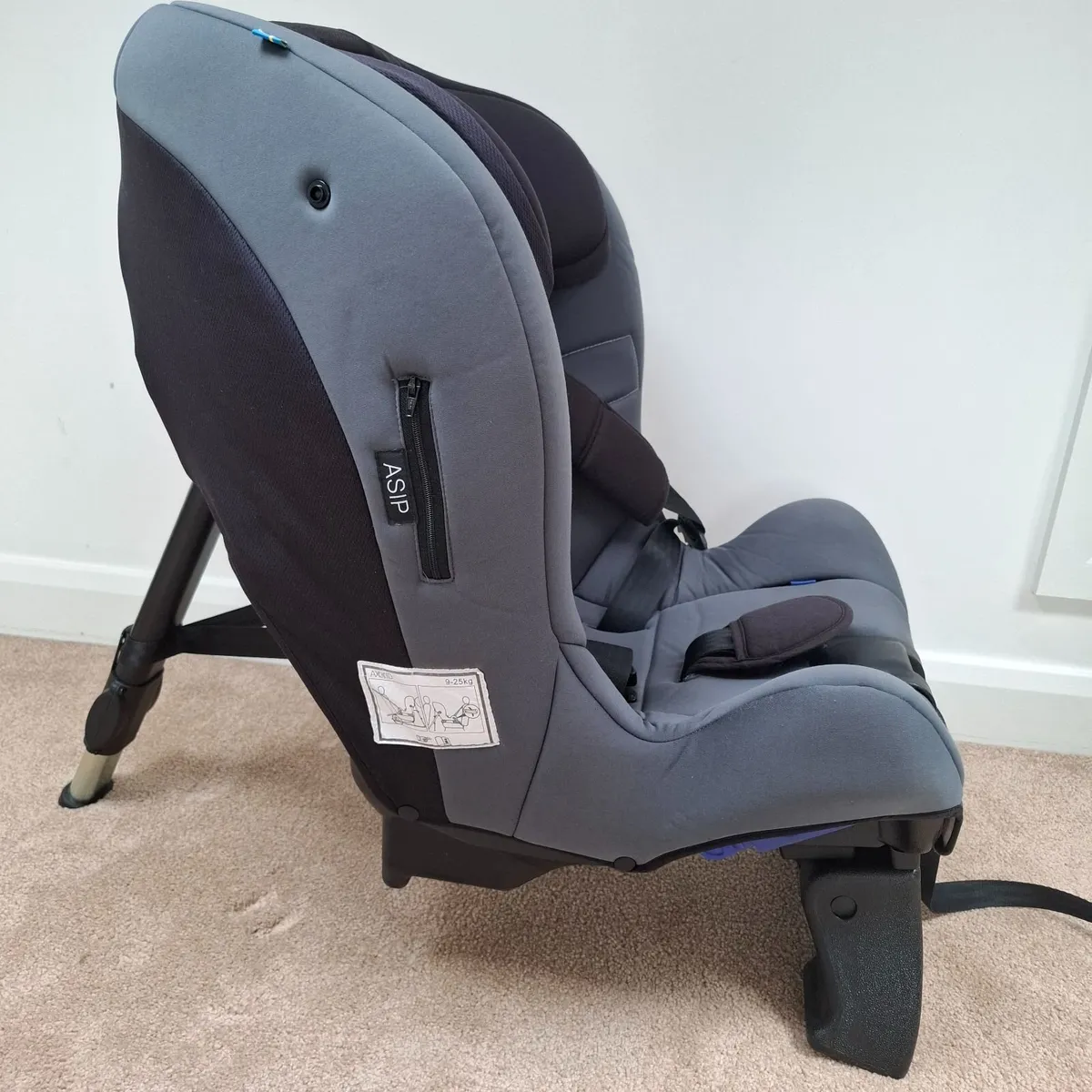 Axkid Move Rear Facing Car Seat - Image 4