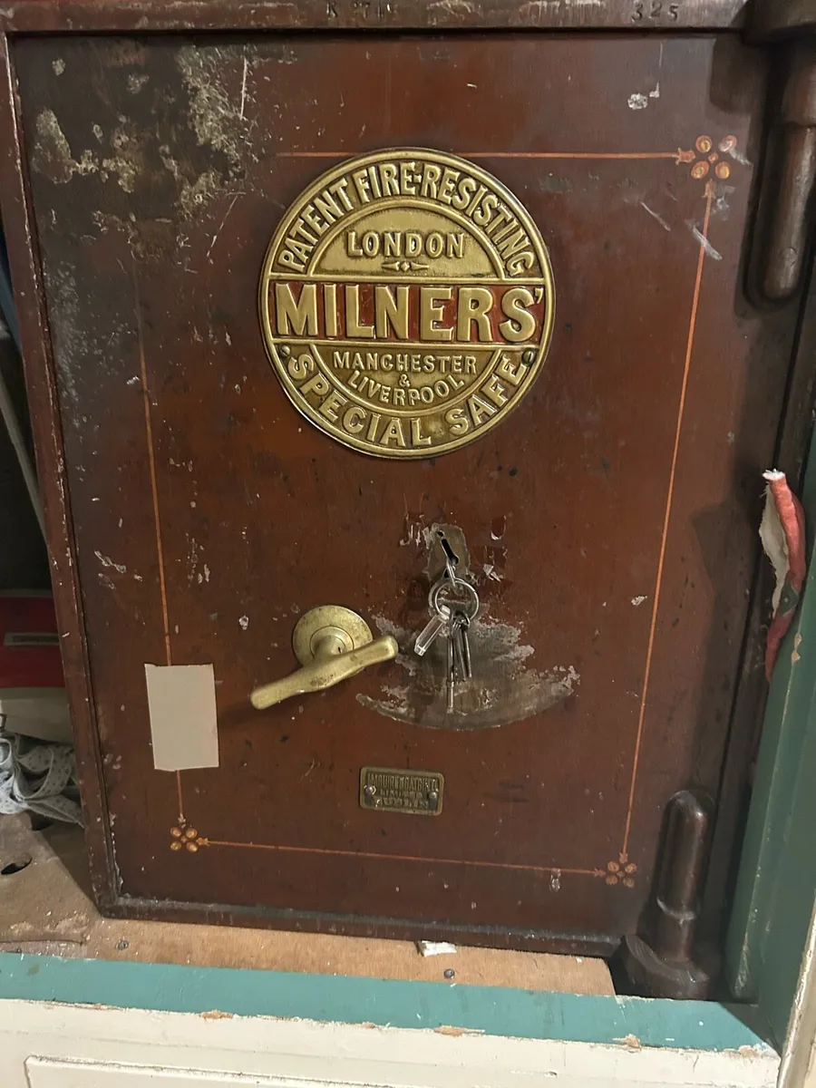 Fire resistant safe - Image 2
