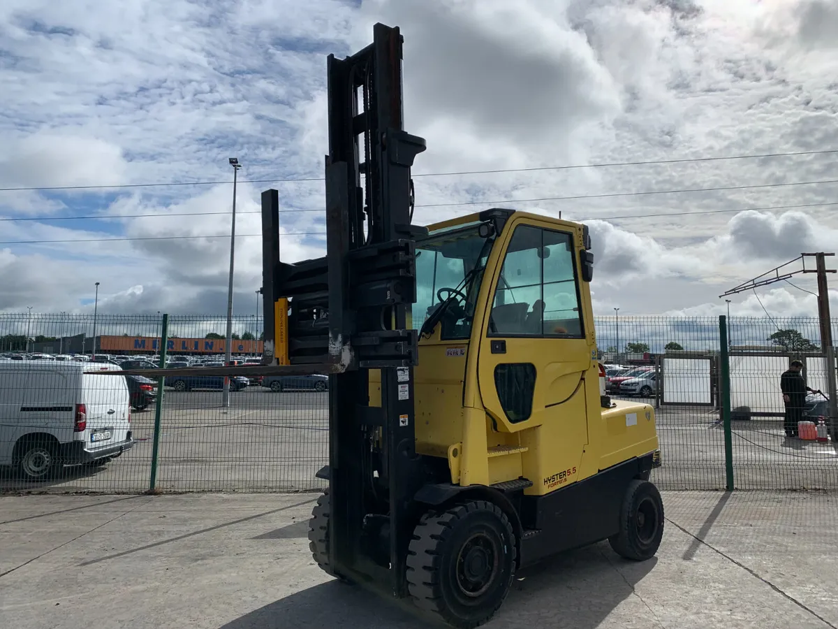 BID ONLINE NOW - 2012 HYSTER 5.5T GAS FORKLIFT - Image 1